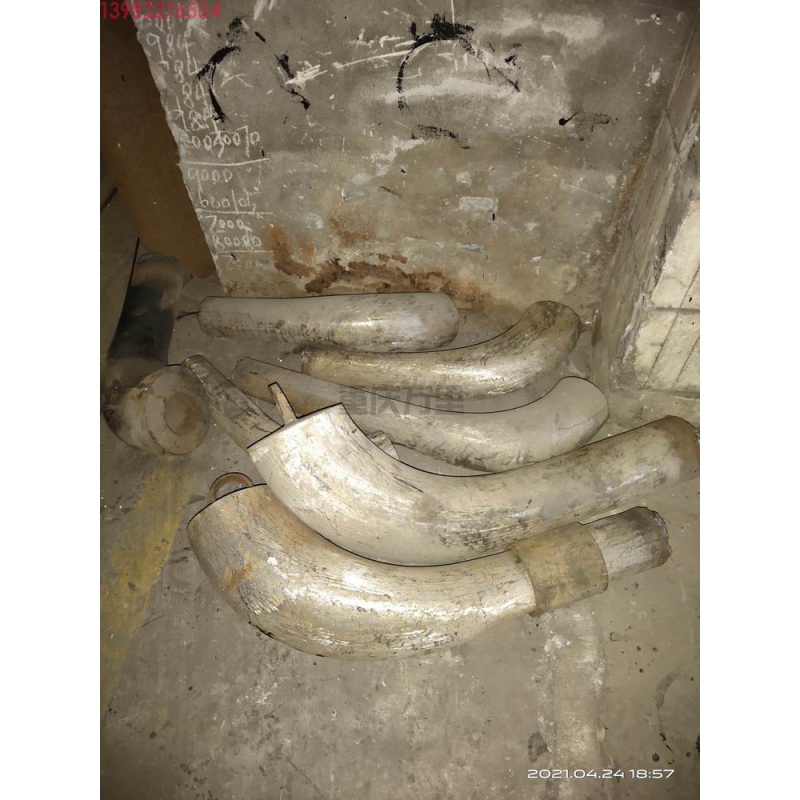 彎頭推制機(jī)及模具